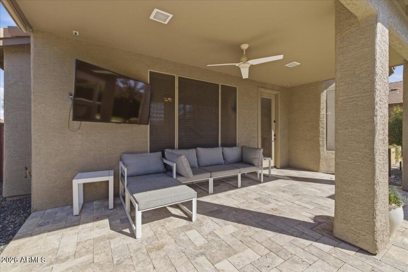 18-4111_E_Molly_Ln_18