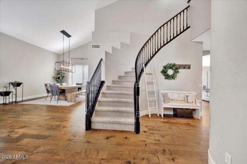 23-4111E_Molly_Ln_22