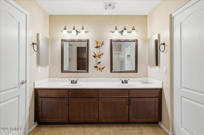 20-2424 E Hancock Trail_RedHogMedia