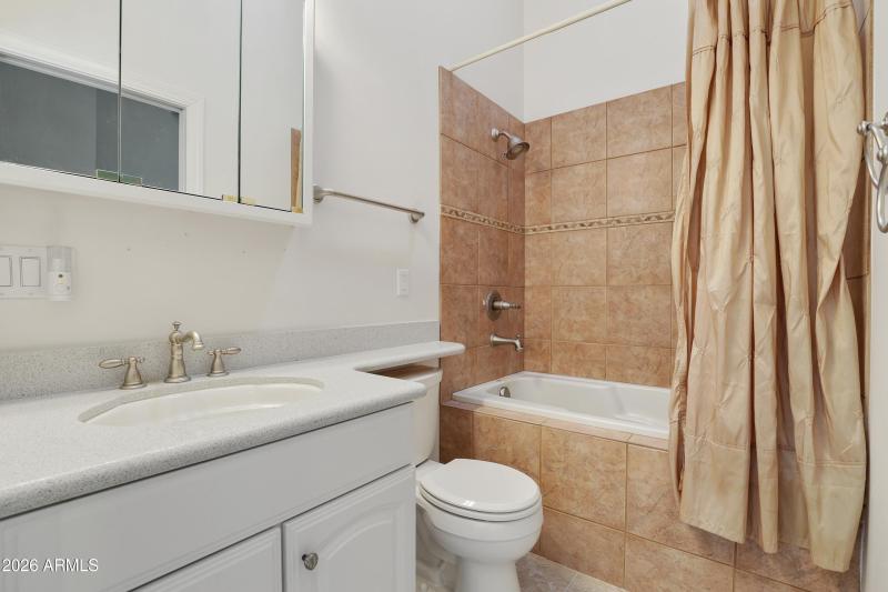 Jetted Tub on Second Master Bathroom