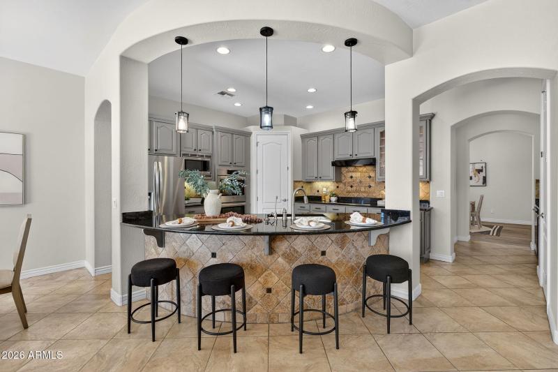 Kitchen with Eat in island