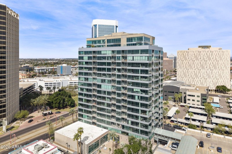 1 E Lexington Midtown