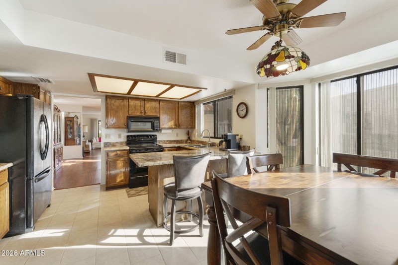 Kitchen – Breakfast Bar View