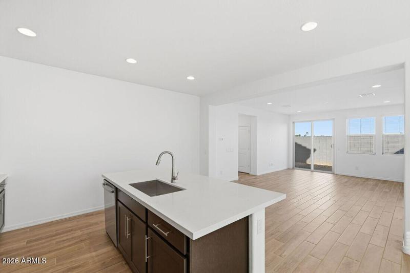 hj-az-phoenix-parkside-villas-cc-em3-lot