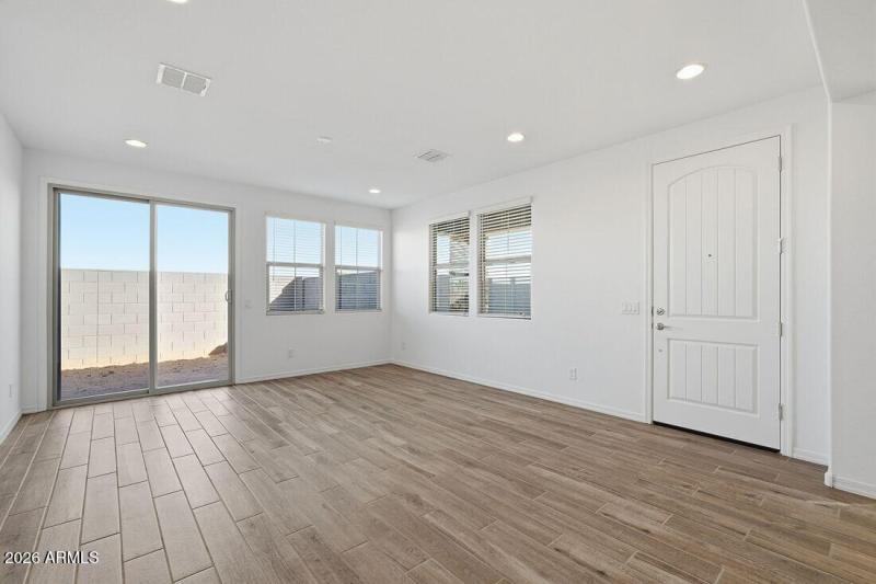 hj-az-phoenix-parkside-villas-cc-em3-lot