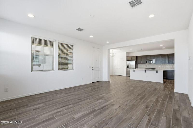 hj-az-phoenix-parkside-villas-cc-em3-lot