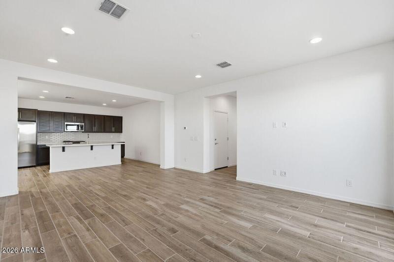 hj-az-phoenix-parkside-villas-cc-em3-lot