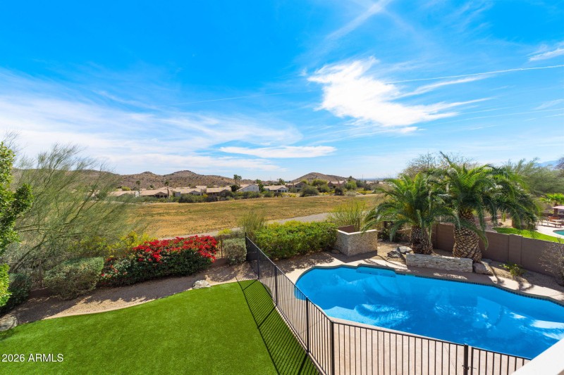 031___615 W Mountain Vista Dr