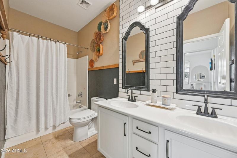 19-web-or-mls-N Vine Ave-S2102-019