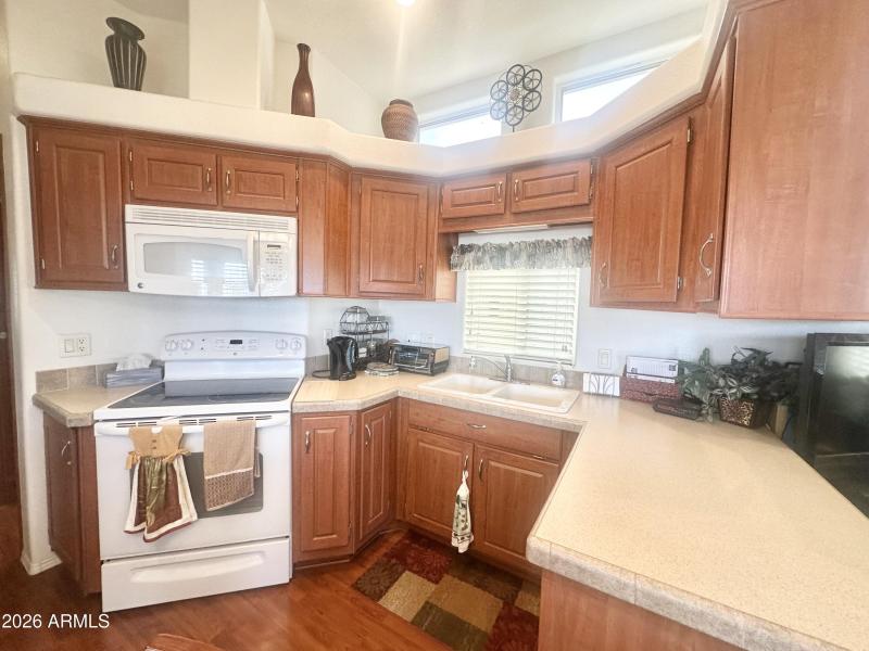 WOW, WHAT A FANTASTIC KITCHEN