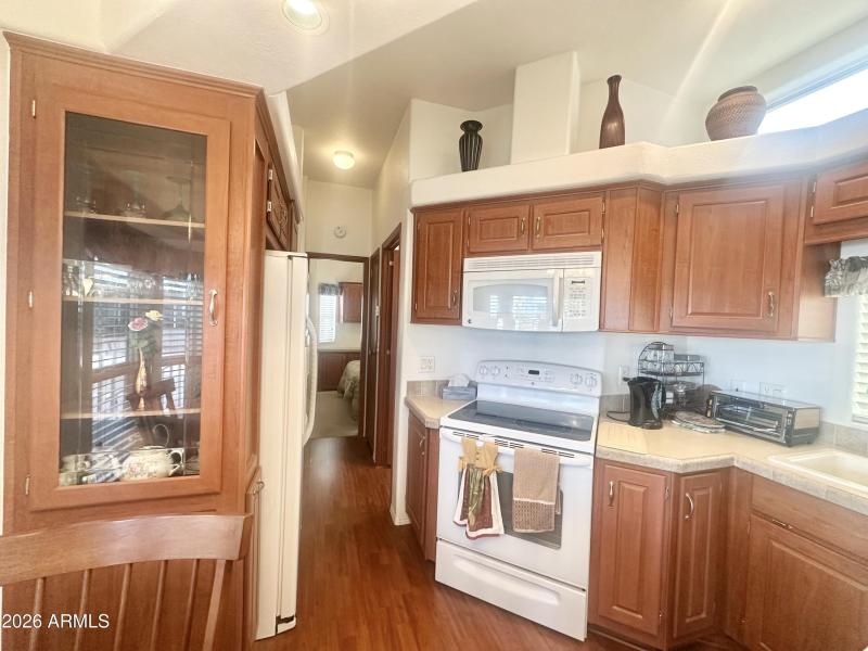 FULL SIZE SMOOTH TOP STOVE