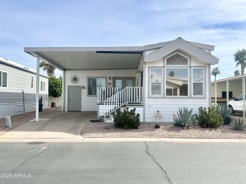 FABULOUS CURB APPEAL