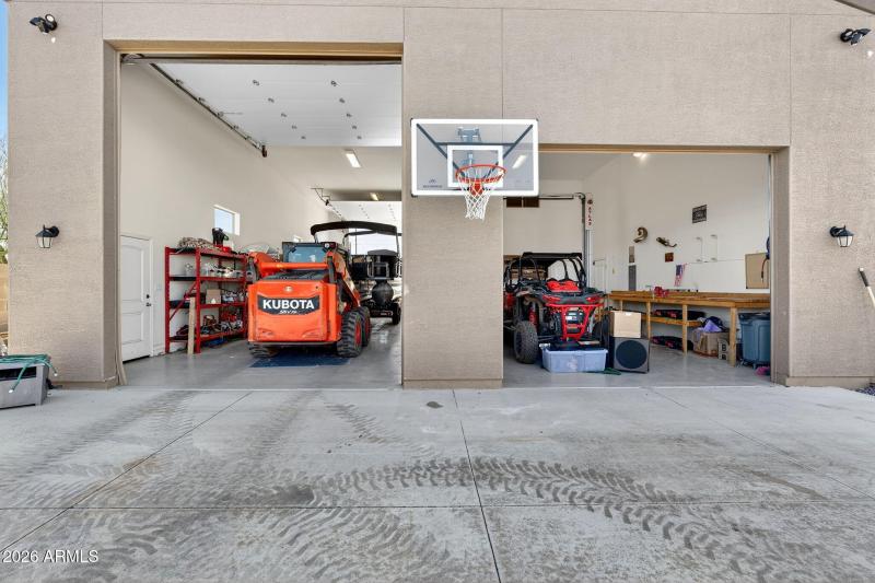 Detached RV Garage – Interior