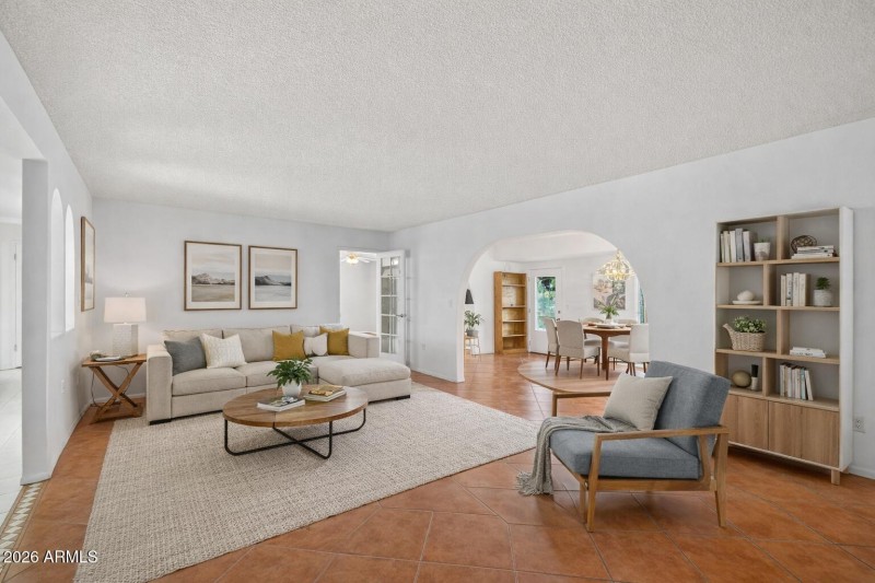 10850 W Deanne Virually Stage Living Roo