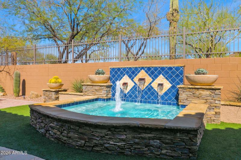 Heated spa/water feature