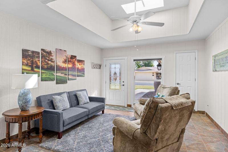 Foyer/Enclosed Atrium