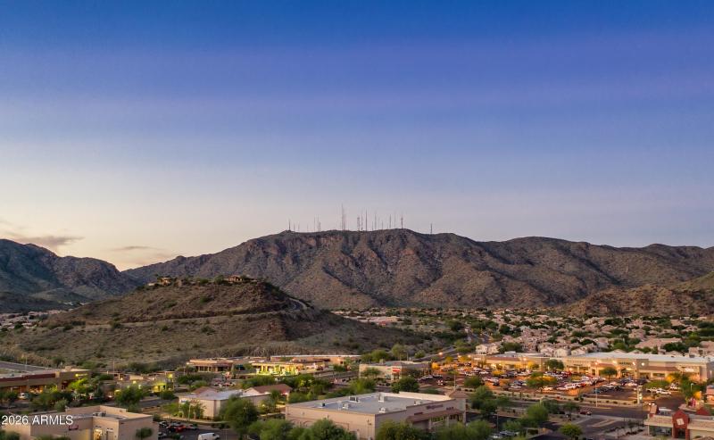 Close to Restaurants & Shopping