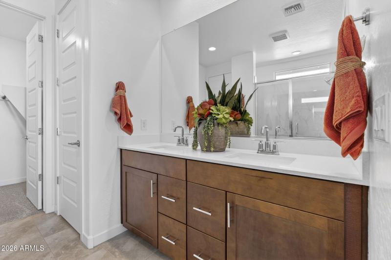 27-web-or-mls-62S 83rd Cir