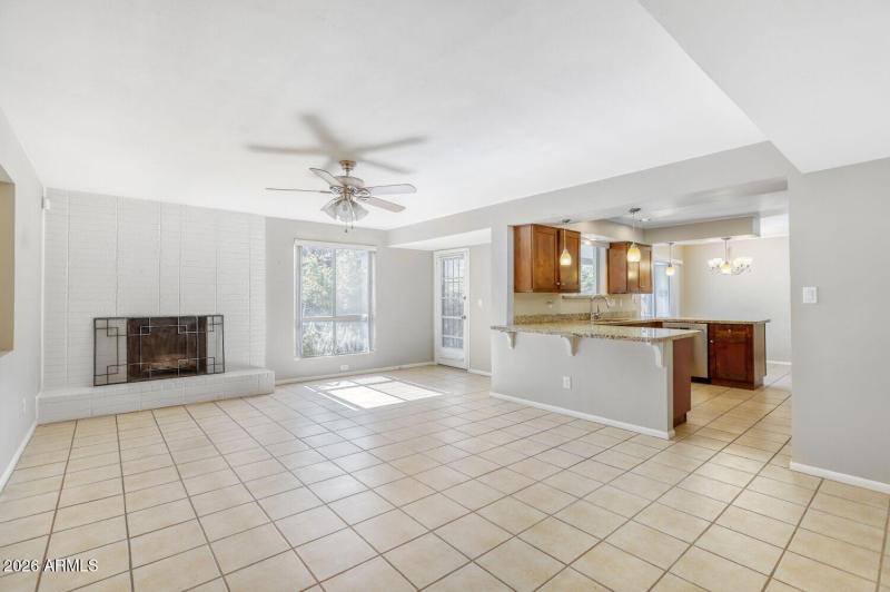 6125 N Central Ave 11 - Web Quality - 00