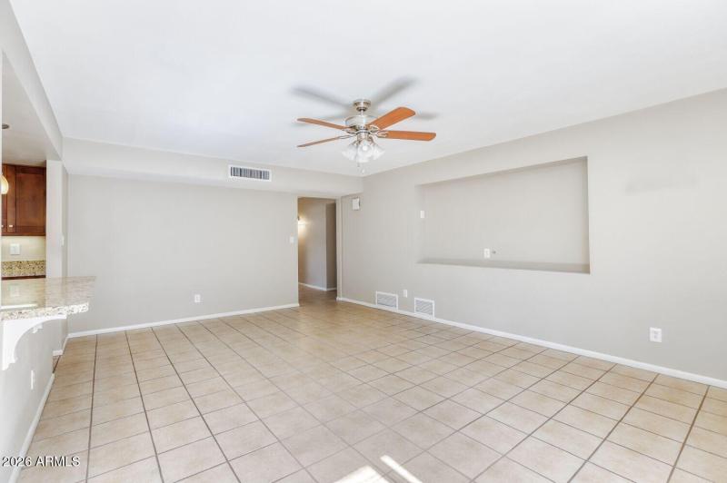 6125 N Central Ave 11 - Web Quality - 00