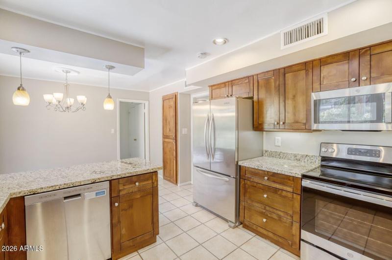 6125 N Central Ave 11 - Web Quality - 01