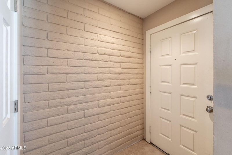 3-web-or-mls-4354-n-82nd-st-223