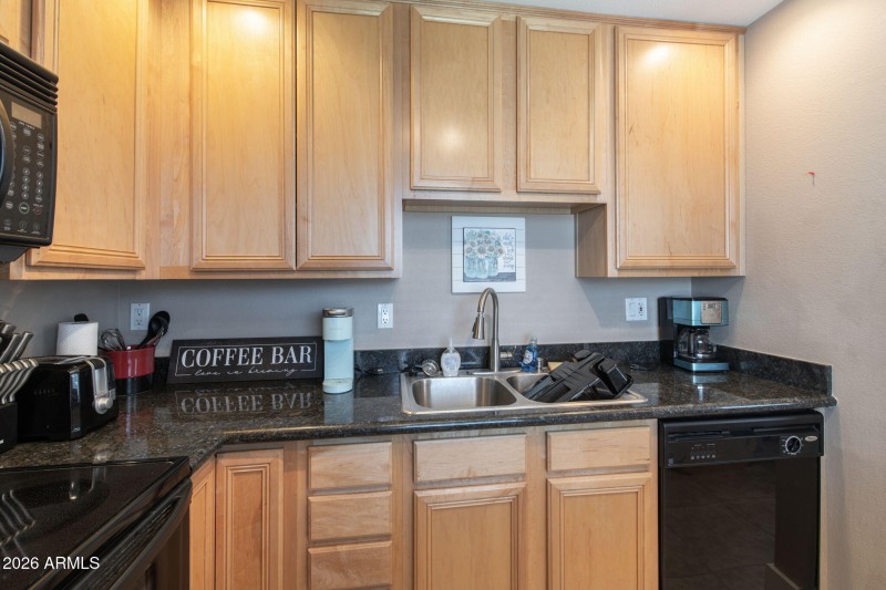 8-web-or-mls-4354-n-82nd-st-223