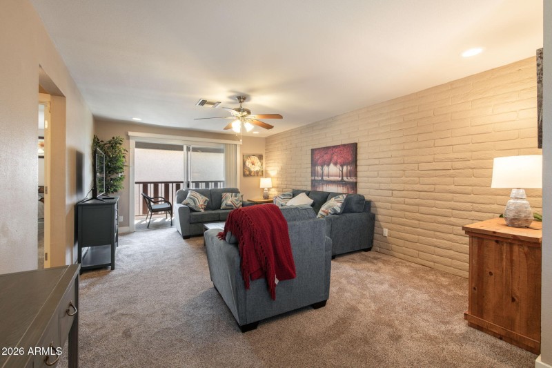 10-web-or-mls-4354-n-82nd-st-223