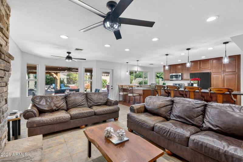 15-web-or-mls-71E Beck Ln