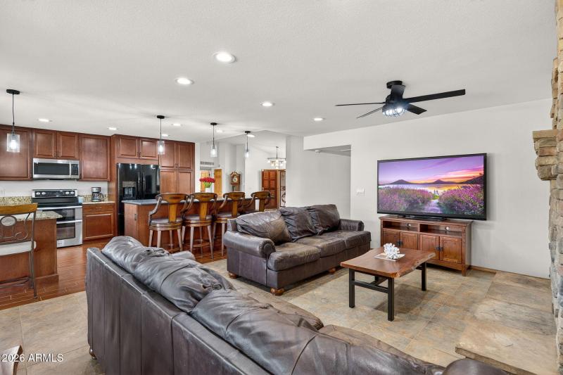 14-web-or-mls-70E Beck Ln