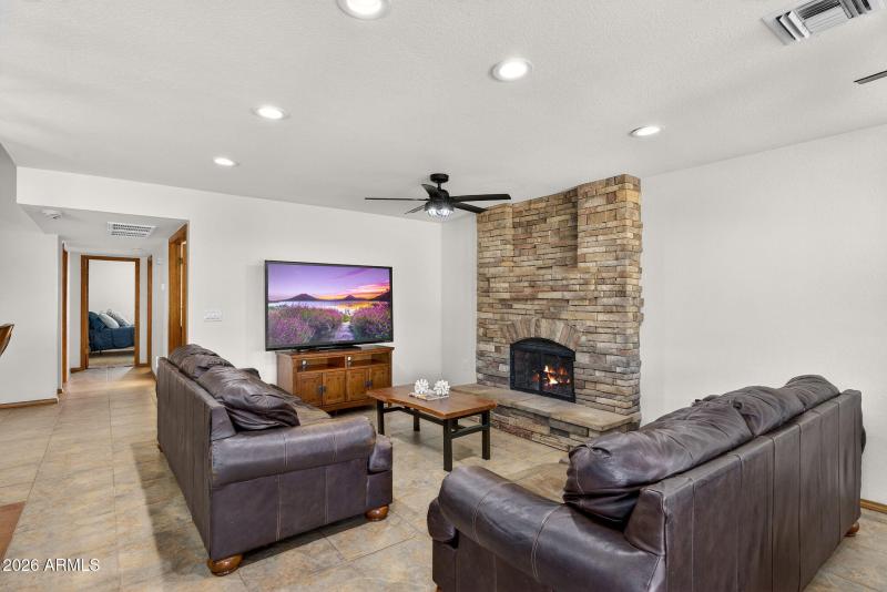 13-web-or-mls-69E Beck Ln