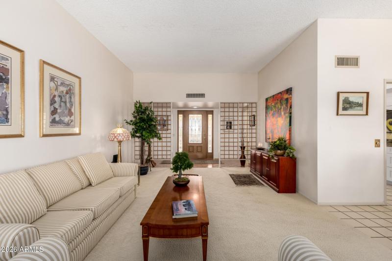 16022_Living_Entrance