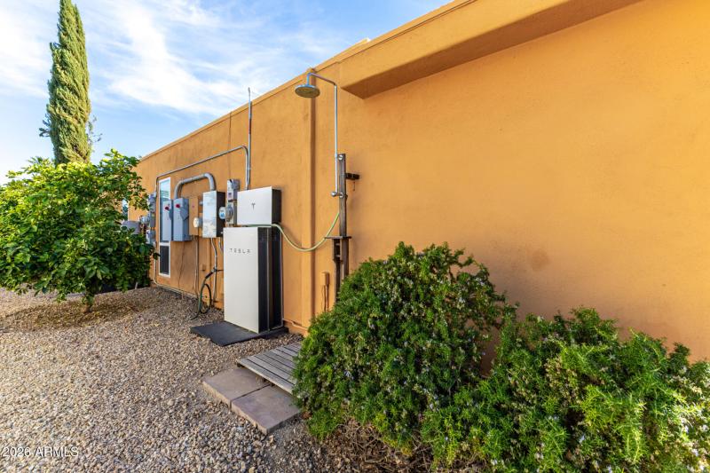 16022_Outdoor_Shower