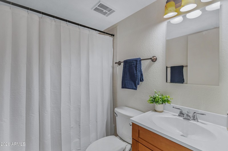 1231 E Bluebell Ln-17