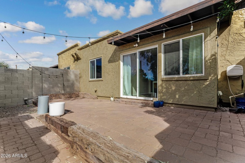 1231 E Bluebell Ln-24