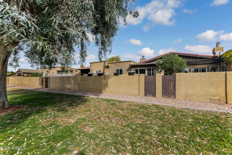 1231 E Bluebell Ln-29