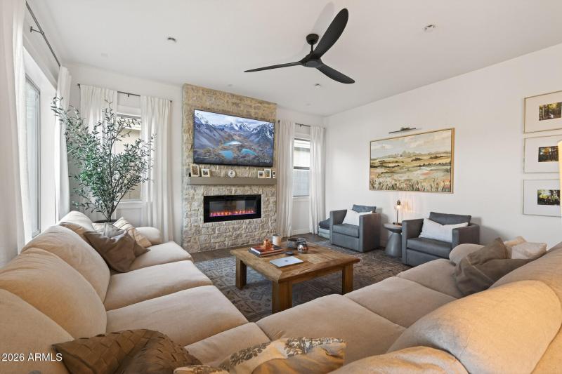 20_20076_W_Campbell_Ave20_mls