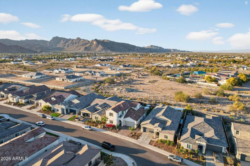 81_20076_W_Campbell_Ave81_mls