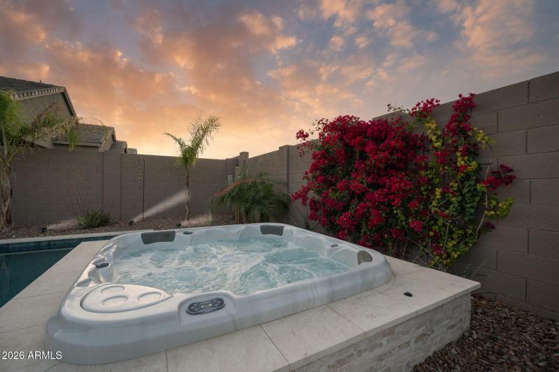 97_20076_W_Campbell_Art5_mls