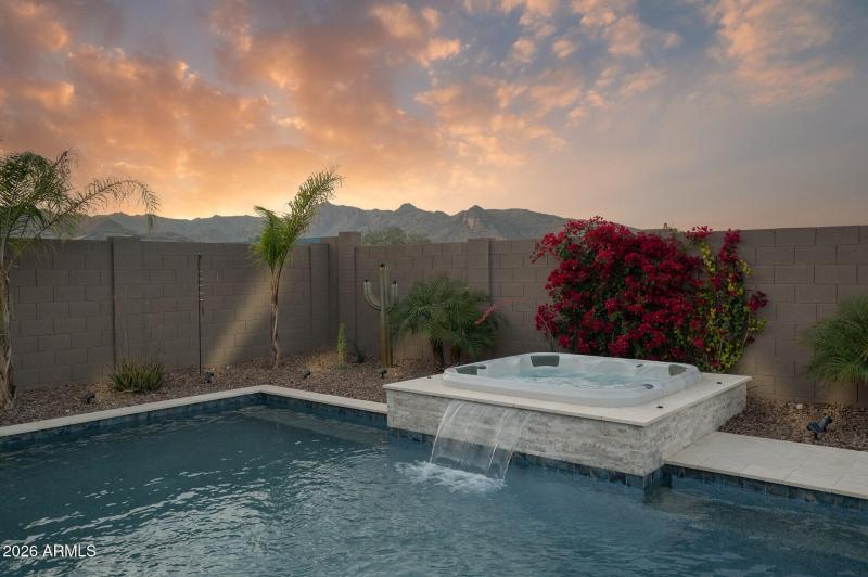 106_20076_W_Campbell_Art14_mls