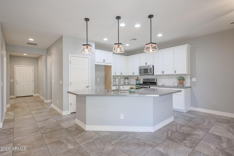 Lovely White Kitchen Cabinets