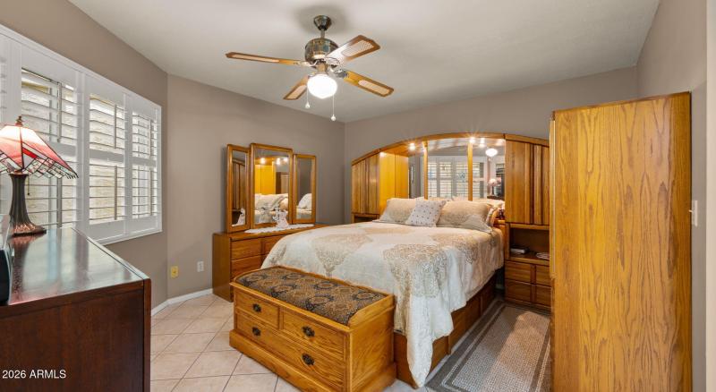 23-web-or-mls-Primary Bedroom2