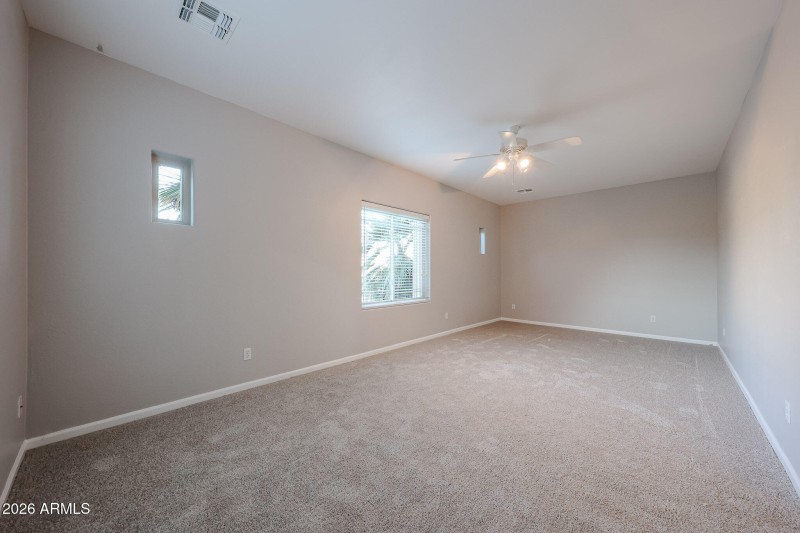 HUGE 4TH ROOM SPACE