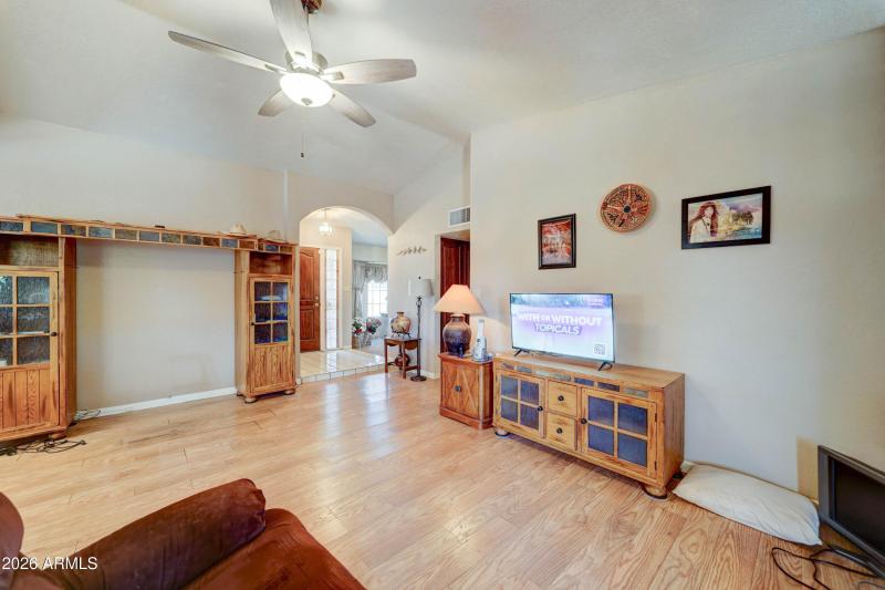 1413 S Norwalk Cir-10