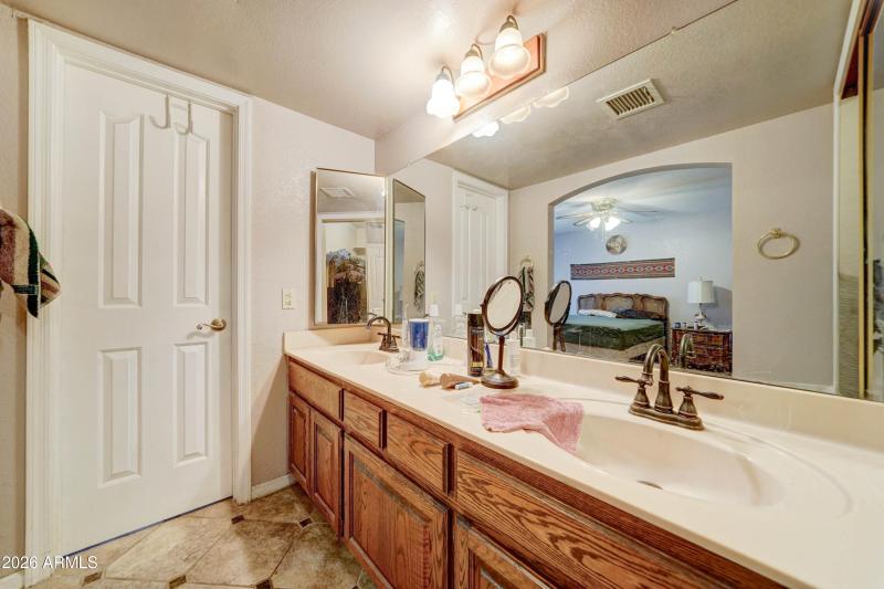 1413 S Norwalk Cir-16