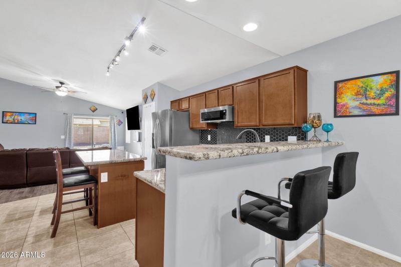 8-web-or-mls-4629-w-carson-rd