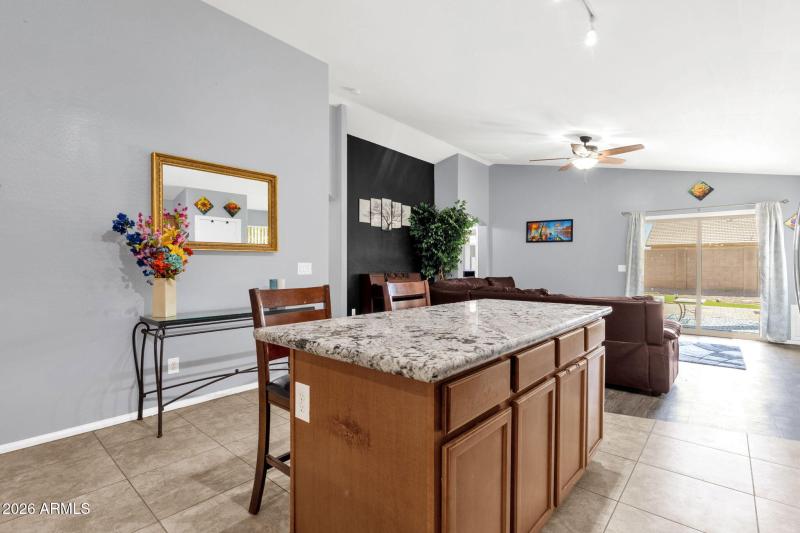 12-web-or-mls-4629-w-carson-rd