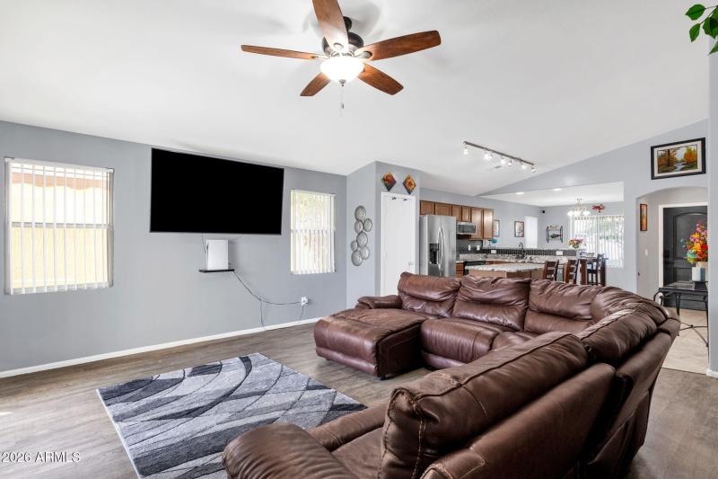 15-web-or-mls-4629-w-carson-rd