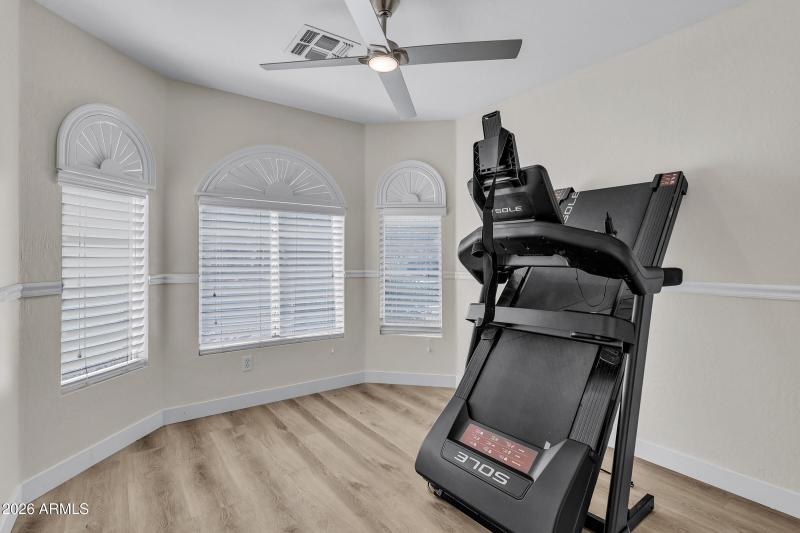 4402 E Glenhaven Dr-16