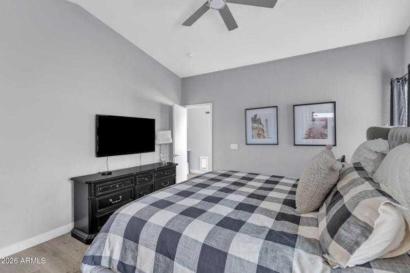 4402 E Glenhaven Dr-19